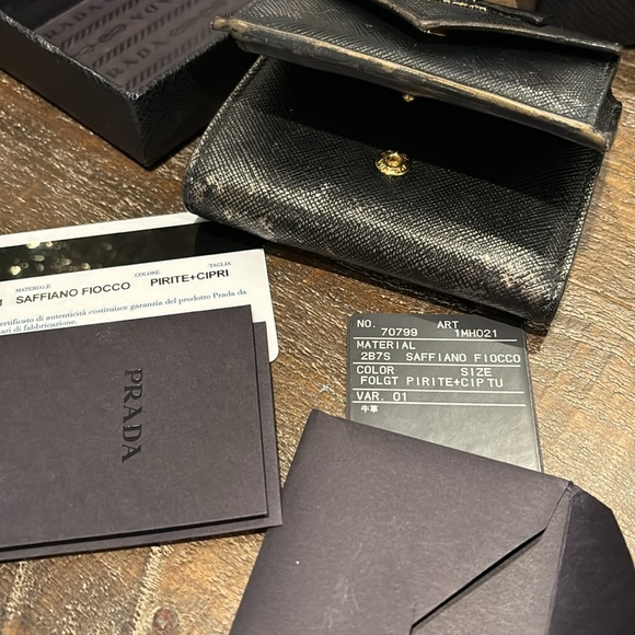 Prada trifold wallet. RARE. In excellent condition. Metallic silver and gold blk - Picture 11 of 11
